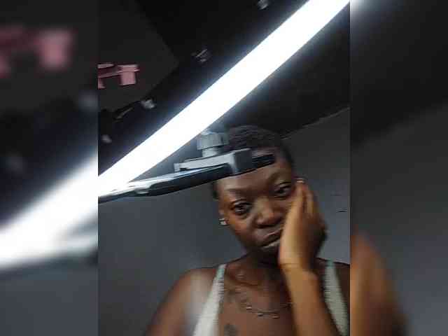 InstaG_TittyMonroe webcam