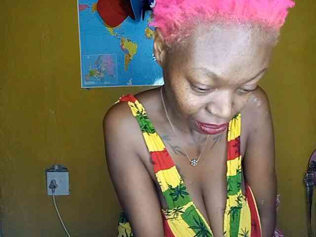 InstaG_TittyMonroe webcam
