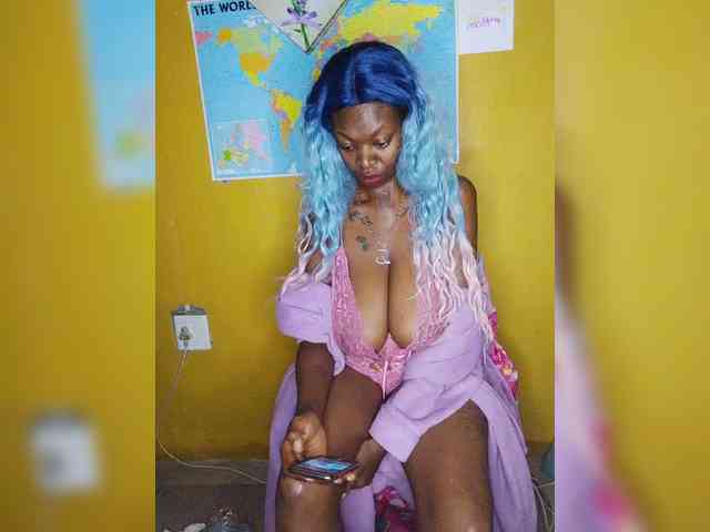 InstaG_TittyMonroe webcam