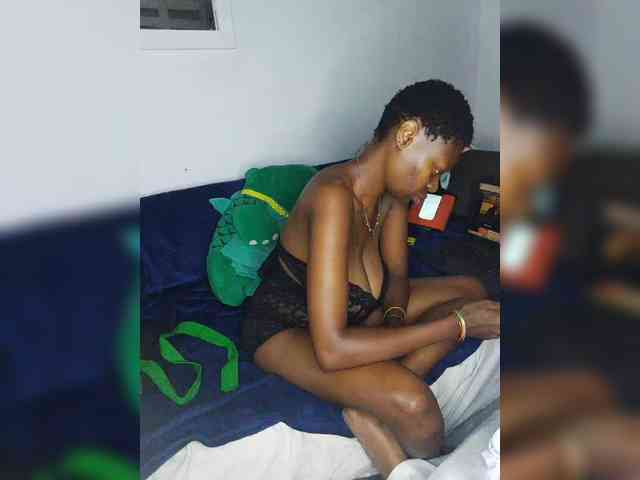 InstaG_TittyMonroe webcam