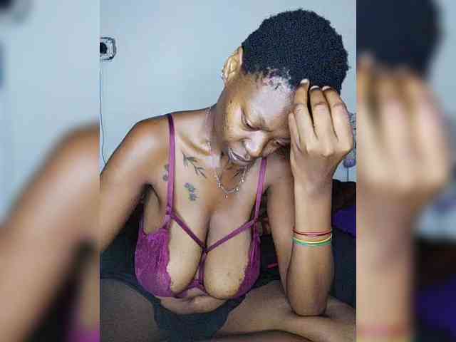 InstaG_TittyMonroe webcam