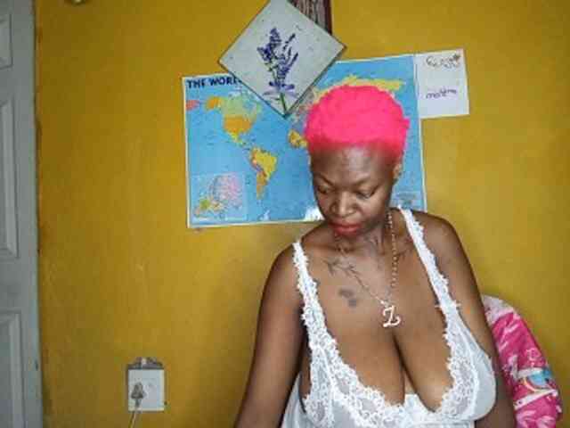 InstaG_TittyMonroe webcam