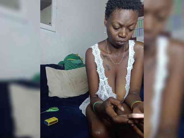 InstaG_TittyMonroe webcam