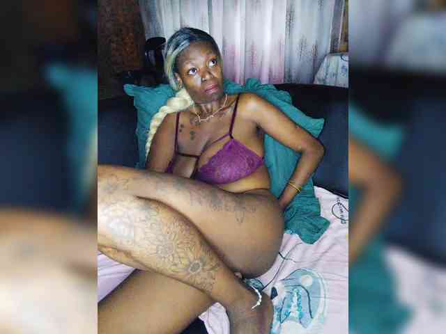 InstaG_TittyMonroe webcam