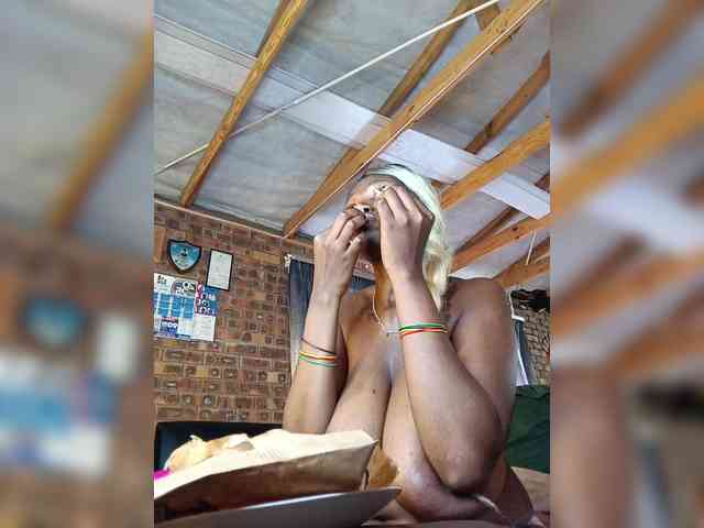 InstaG_TittyMonroe webcam