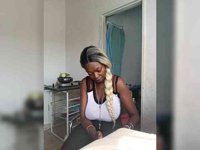 InstaG_TittyMonroe webcam