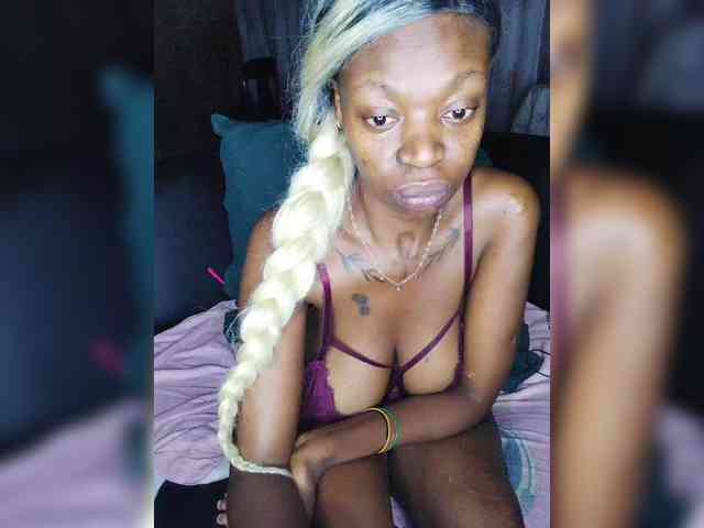 InstaG_TittyMonroe webcam