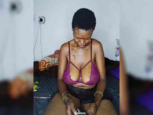 InstaG_TittyMonroe webcam