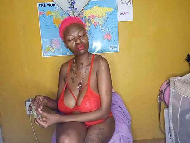 InstaG_TittyMonroe webcam