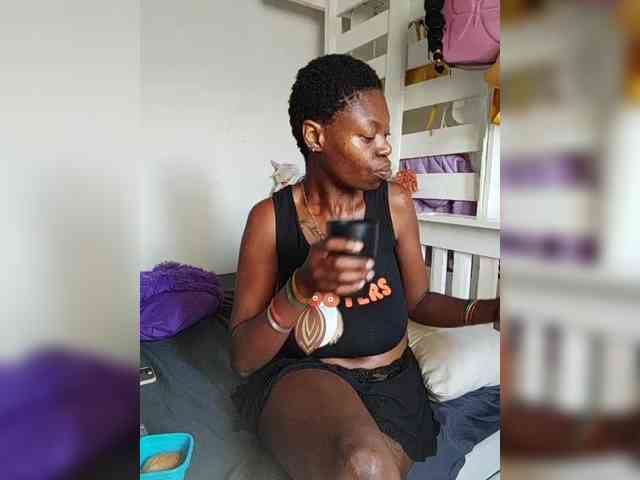 InstaG_TittyMonroe webcam