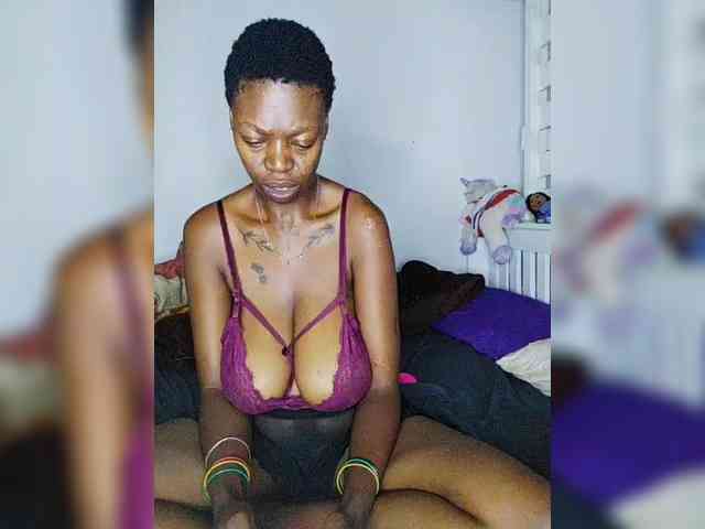 InstaG_TittyMonroe webcam