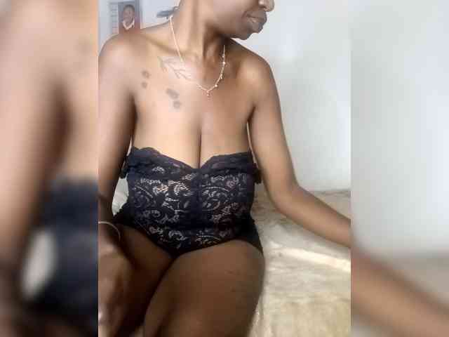 InstaG_TittyMonroe webcam