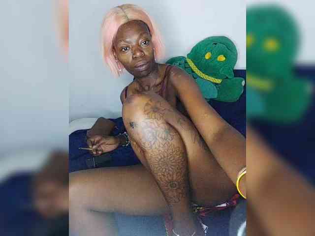 InstaG_TittyMonroe webcam