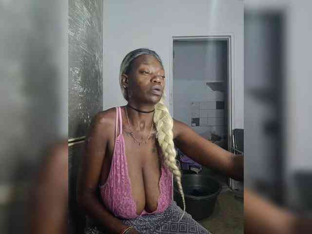 InstaG_TittyMonroe webcam