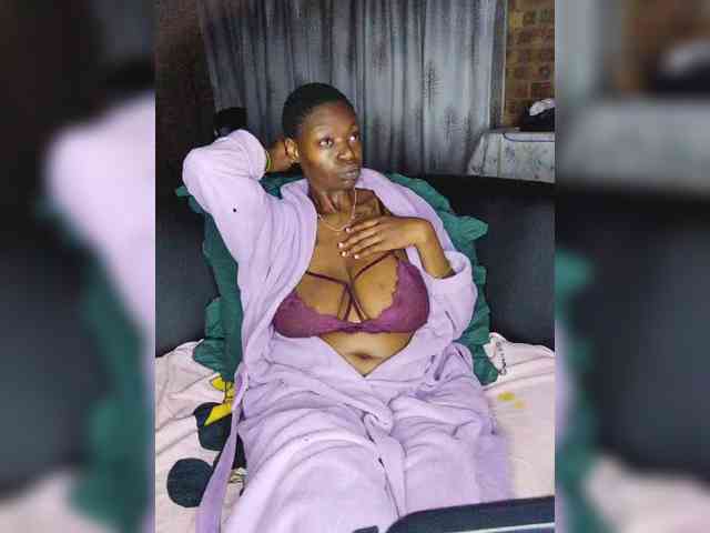 InstaG_TittyMonroe webcam