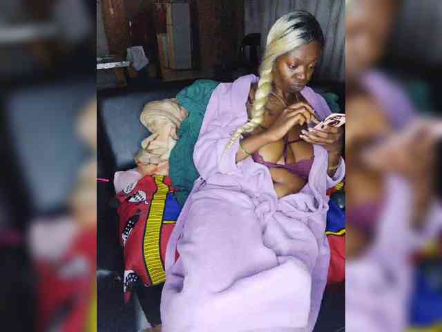 InstaG_TittyMonroe webcam