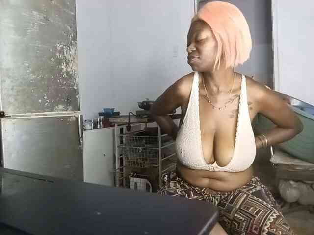 InstaG_TittyMonroe webcam