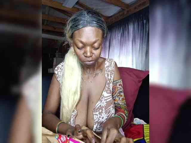 InstaG_TittyMonroe webcam