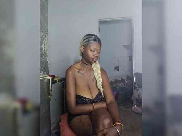 InstaG_TittyMonroe webcam