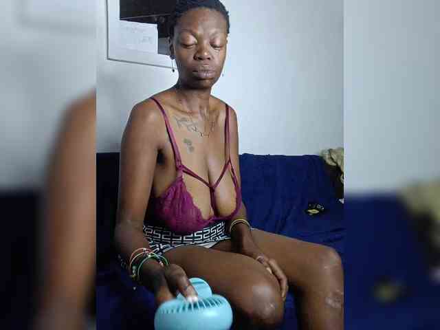 InstaG_TittyMonroe webcam