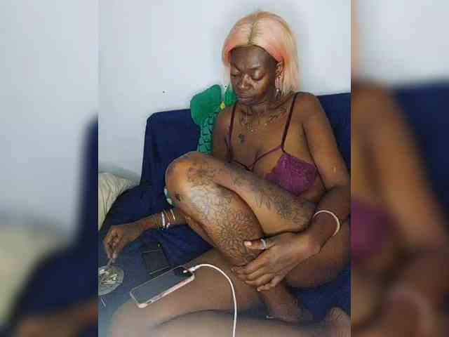 InstaG_TittyMonroe webcam