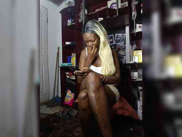 InstaG_TittyMonroe webcam