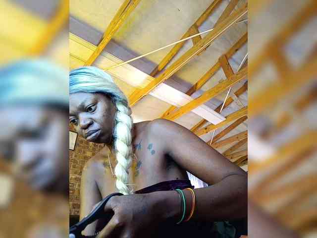 InstaG_TittyMonroe webcam