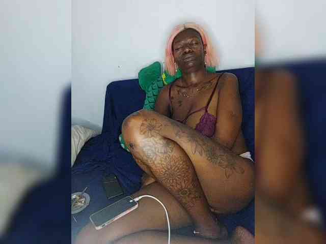 InstaG_TittyMonroe webcam