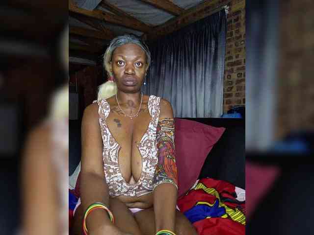 InstaG_TittyMonroe webcam