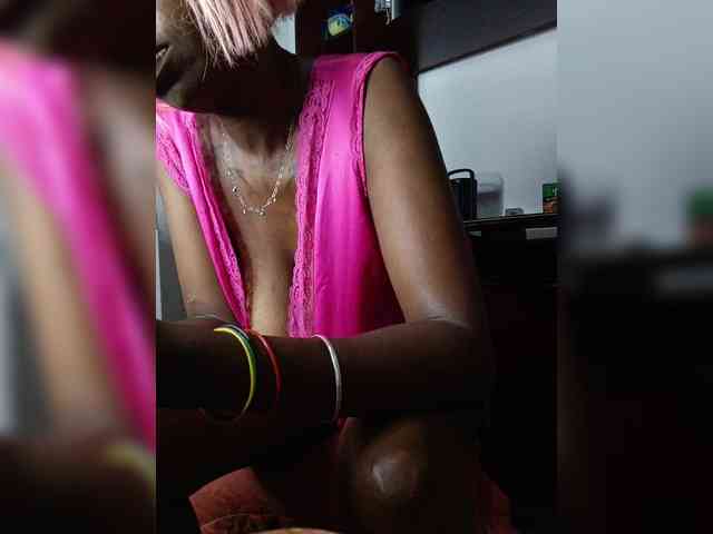 InstaG_TittyMonroe webcam