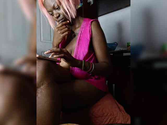 InstaG_TittyMonroe webcam