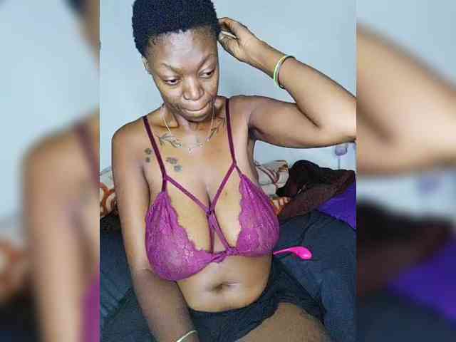 InstaG_TittyMonroe webcam