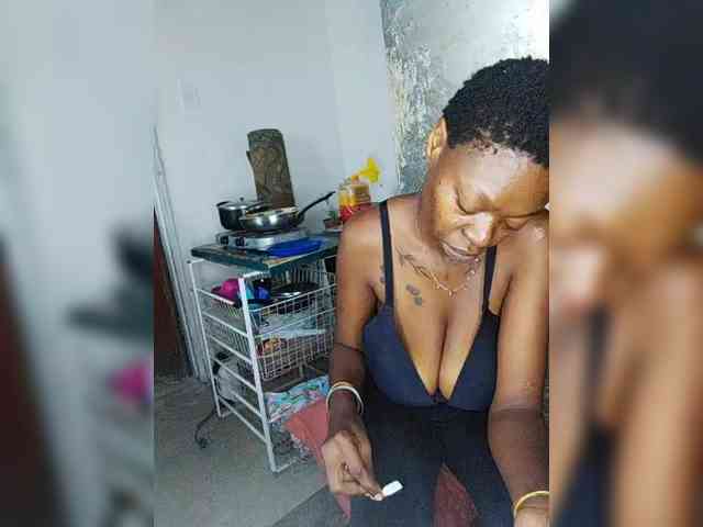 InstaG_TittyMonroe webcam