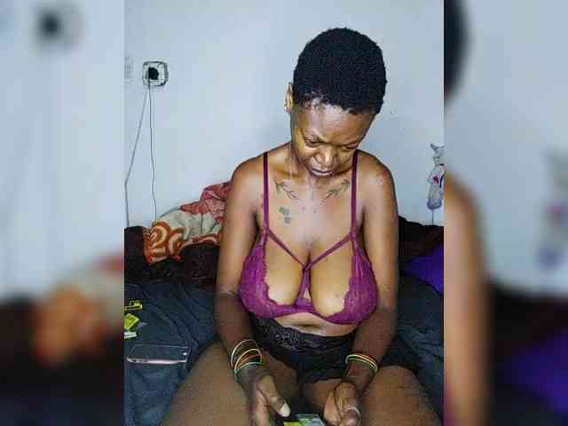 InstaG_TittyMonroe webcam