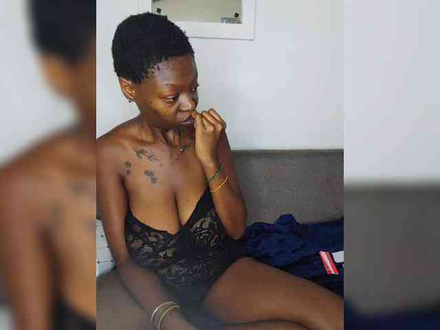 InstaG_TittyMonroe webcam