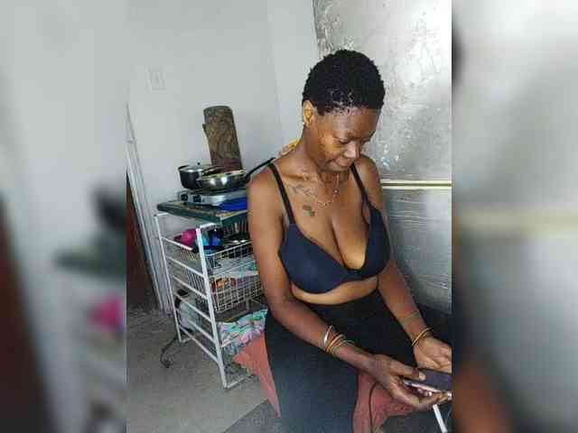 InstaG_TittyMonroe webcam