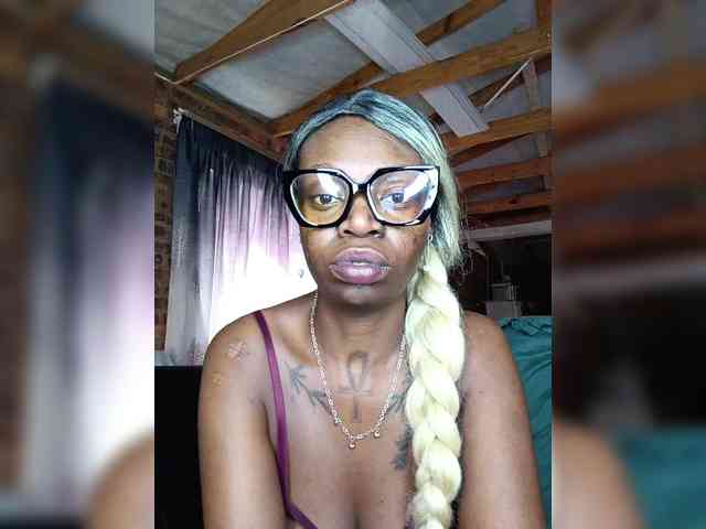 InstaG_TittyMonroe webcam