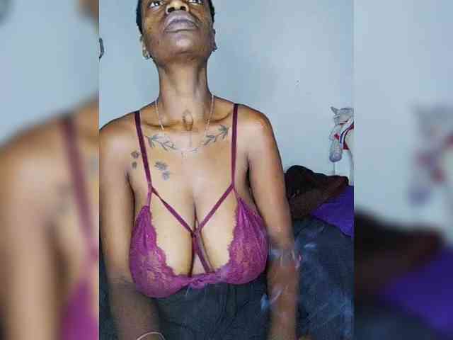 InstaG_TittyMonroe webcam