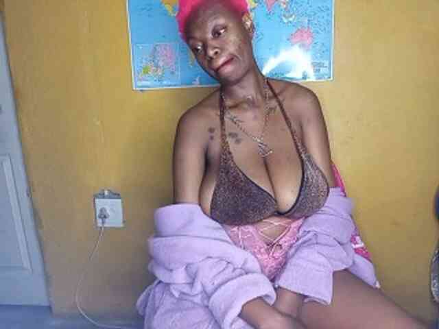 InstaG_TittyMonroe webcam