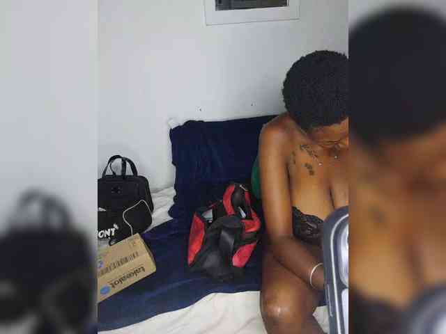 InstaG_TittyMonroe webcam