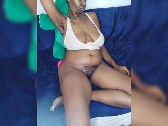 InstaG_TittyMonroe webcam