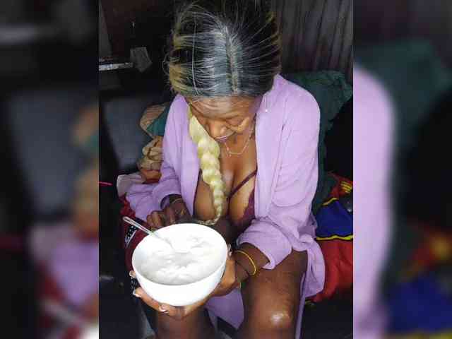 InstaG_TittyMonroe webcam