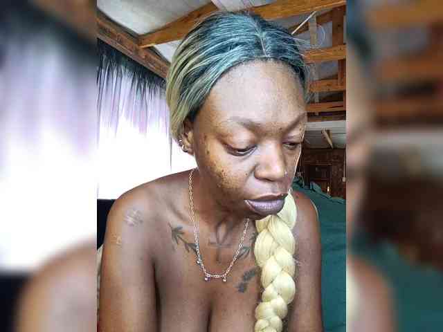 InstaG_TittyMonroe webcam