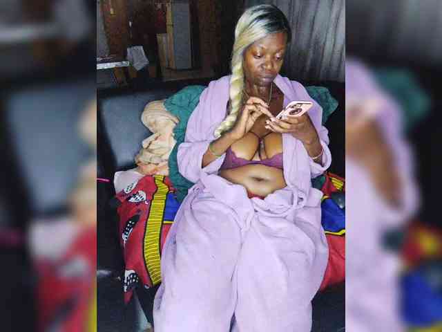 InstaG_TittyMonroe webcam