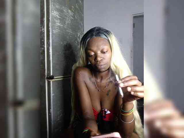 InstaG_TittyMonroe webcam