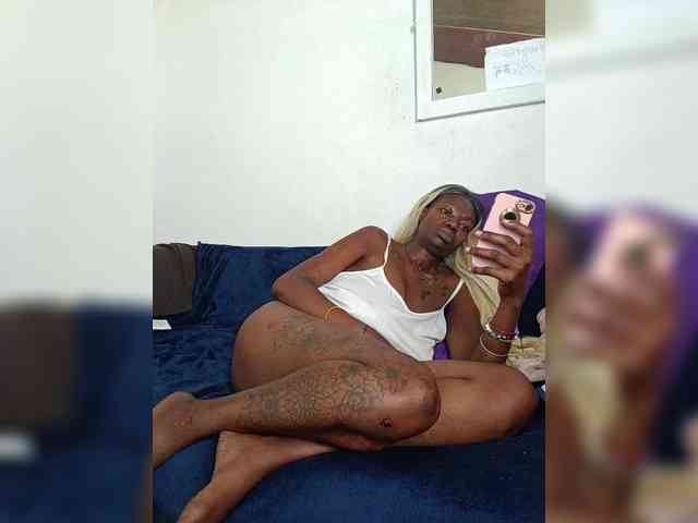 InstaG_TittyMonroe webcam