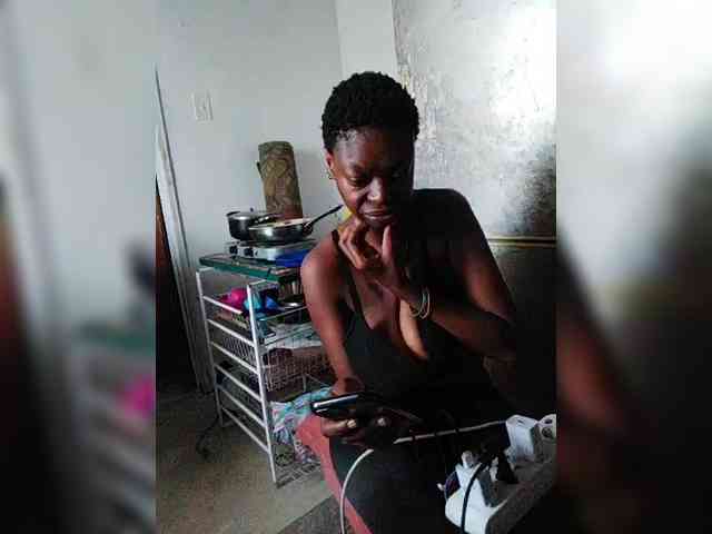 InstaG_TittyMonroe webcam