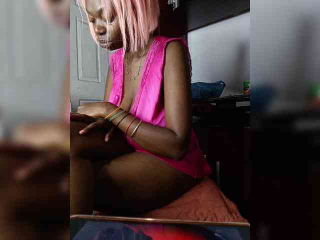 InstaG_TittyMonroe webcam