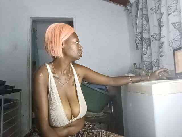 InstaG_TittyMonroe webcam