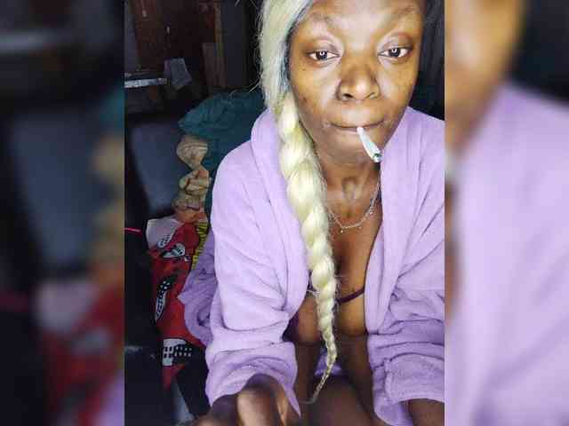 InstaG_TittyMonroe webcam